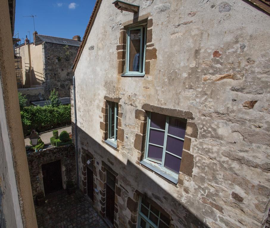 L'Hallai Du Roy Le Mans Exterior photo